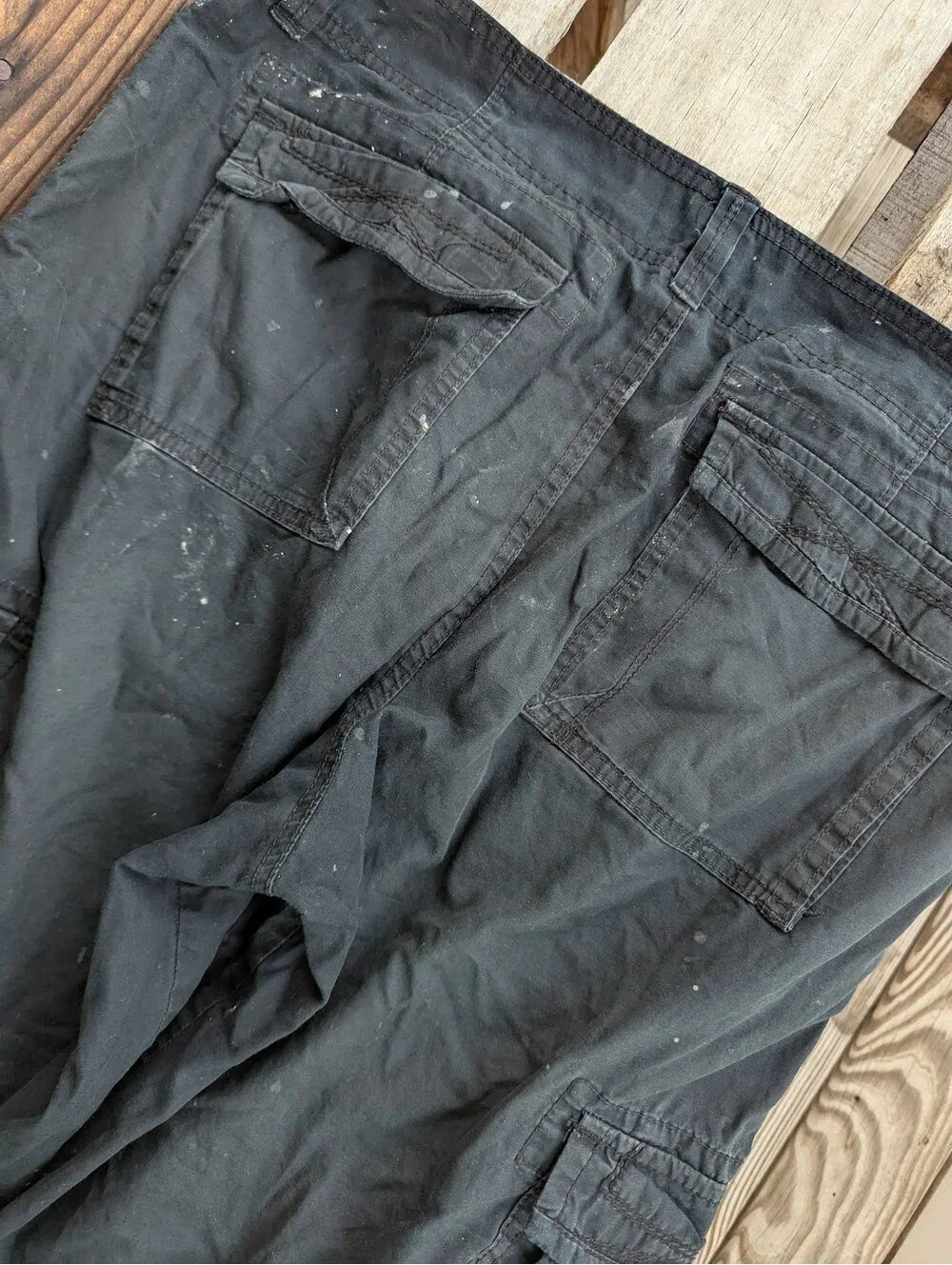 Unionbay 36 Y2K Black Distressed Paint Splatter Cargo Shorts Workwear 14 inseam